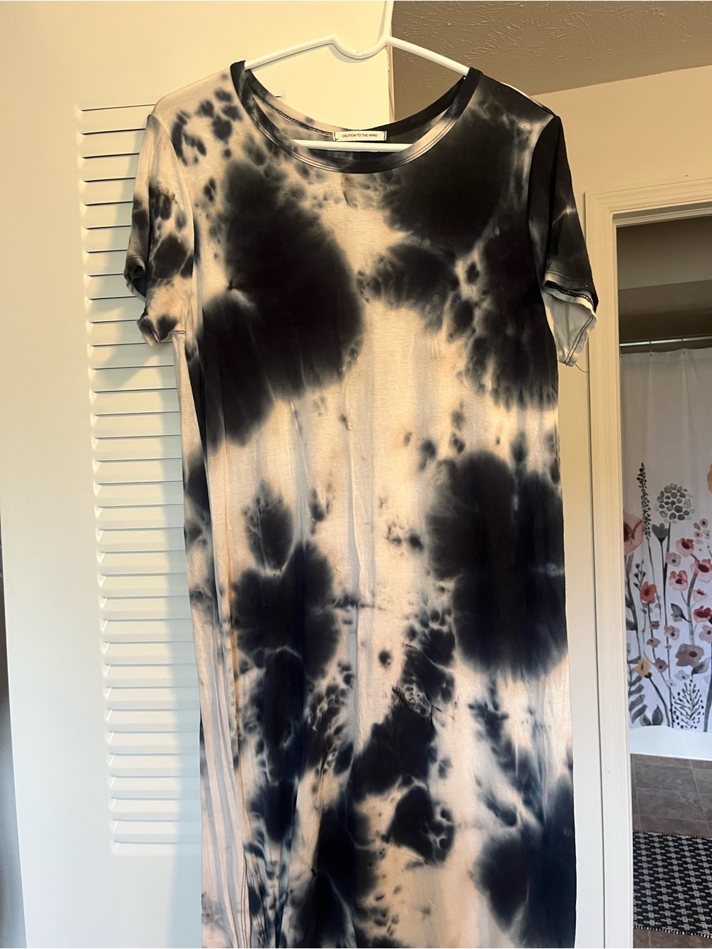 Tie-Dye Short Sleeve Maxi Dress in Black and Cream